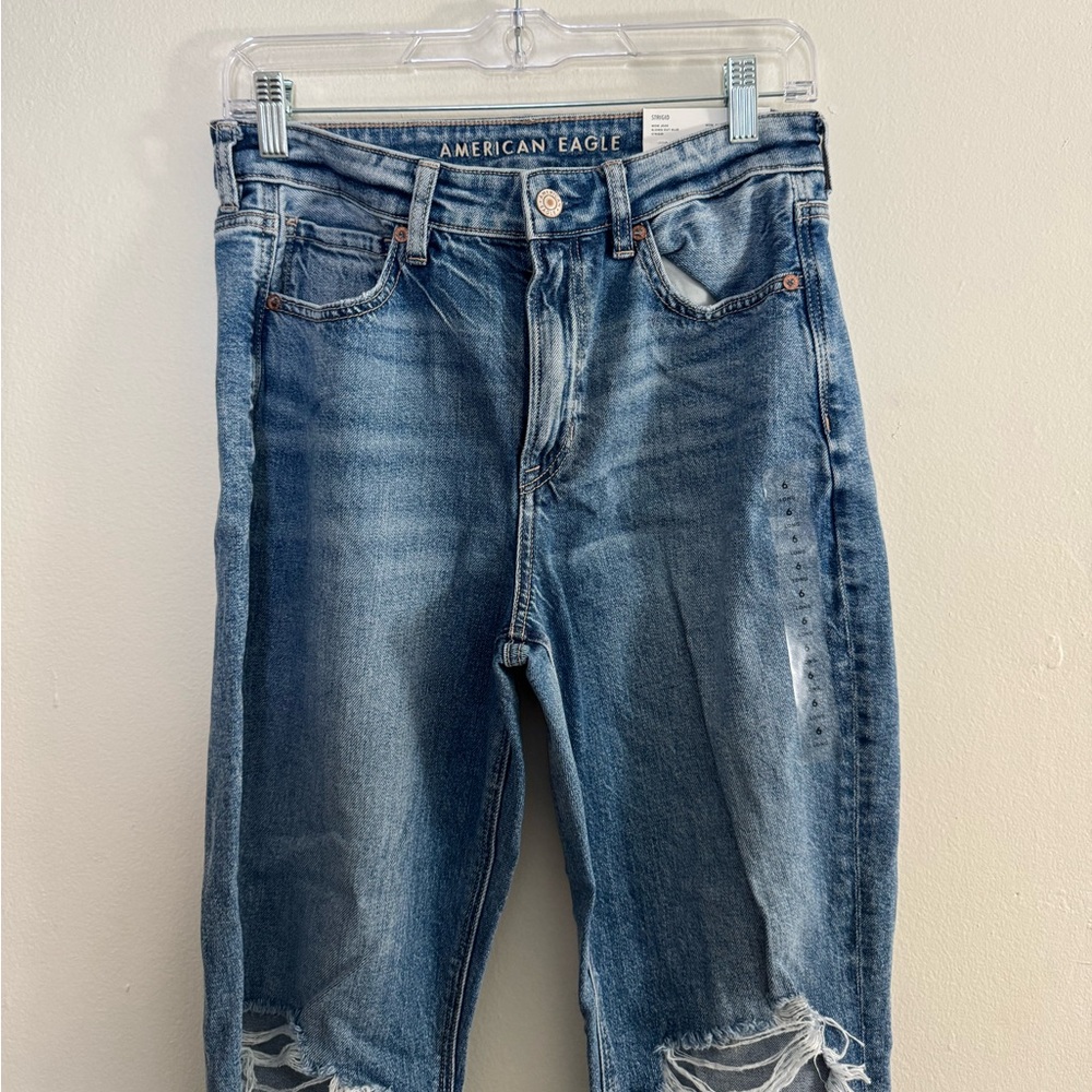 AE Super High Rise Distressed Mom Jean *LONG*